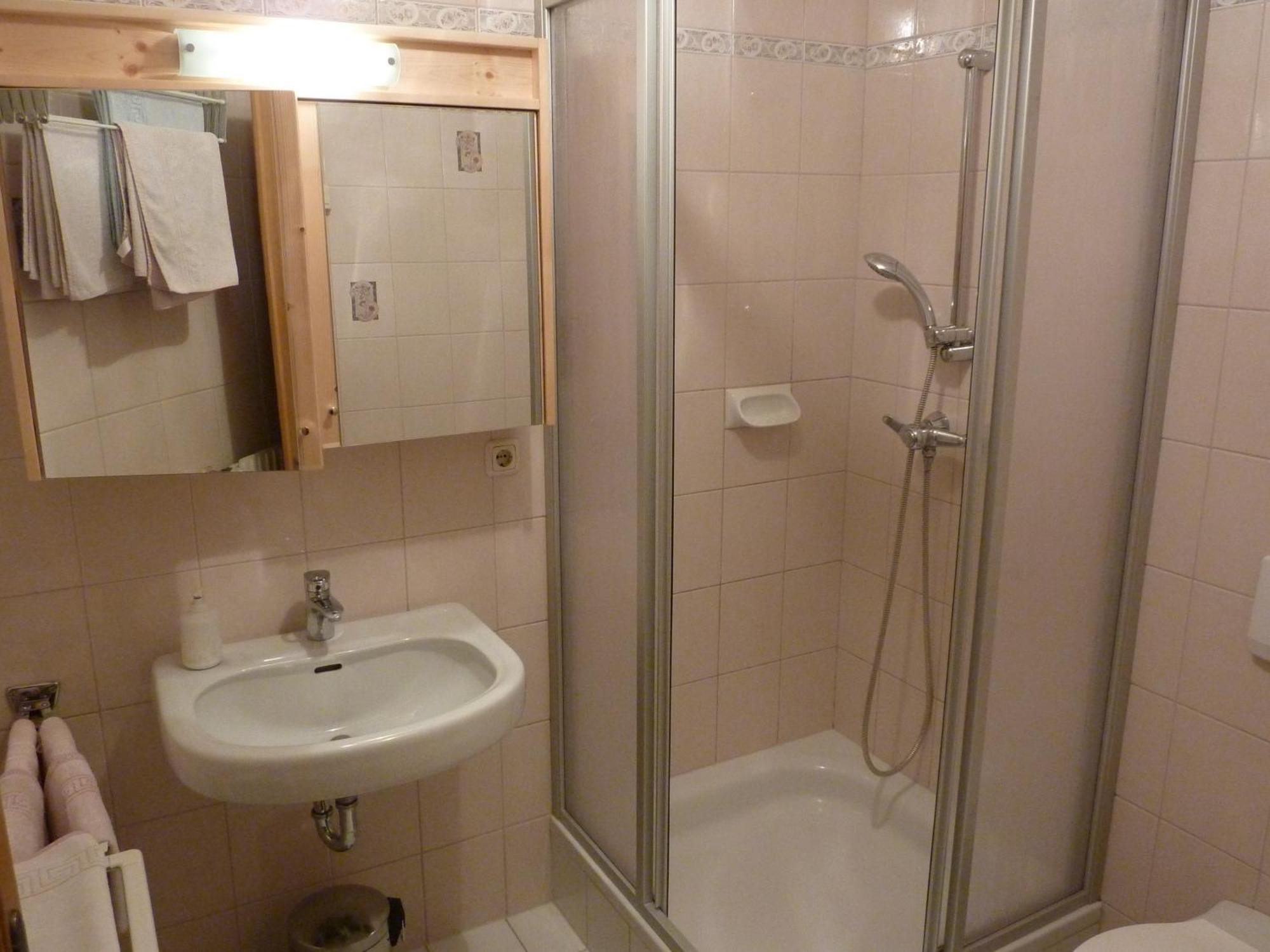 Pension Appartement Ambrosi ไฮลิเกนบลูท ภายนอก รูปภาพ