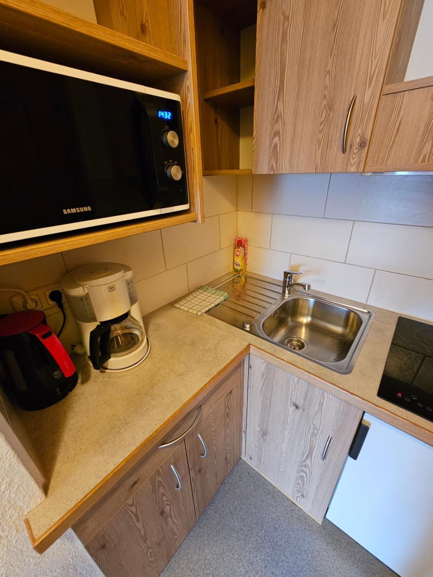 Pension Appartement Ambrosi ไฮลิเกนบลูท ภายนอก รูปภาพ