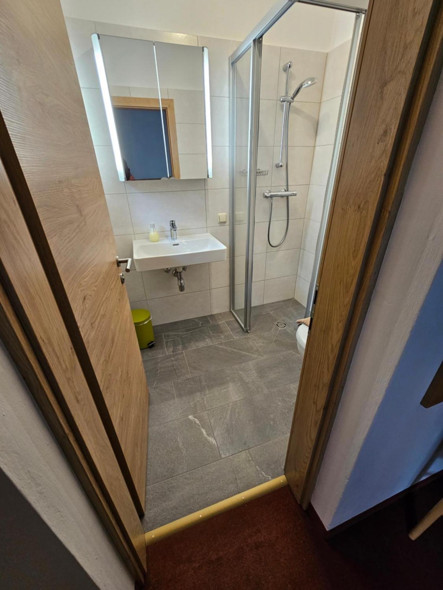 Pension Appartement Ambrosi ไฮลิเกนบลูท ภายนอก รูปภาพ