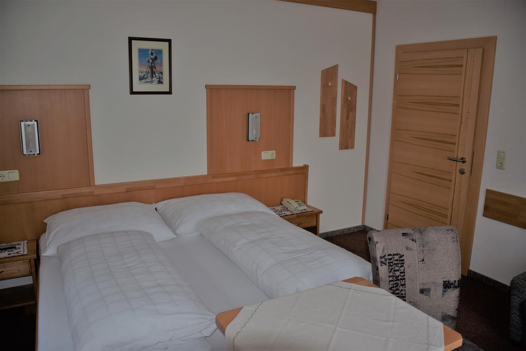 Pension Appartement Ambrosi ไฮลิเกนบลูท ภายนอก รูปภาพ