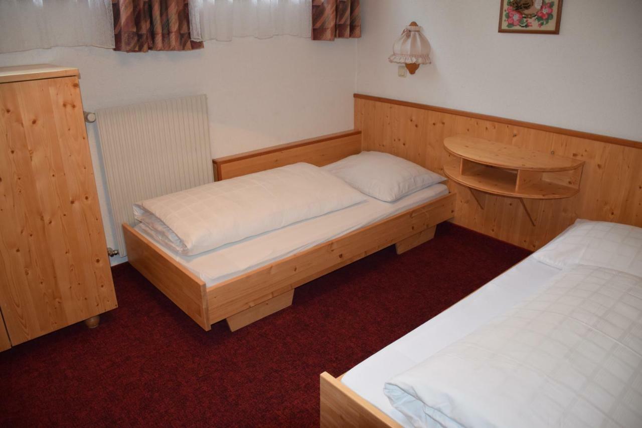 Pension Appartement Ambrosi ไฮลิเกนบลูท ภายนอก รูปภาพ