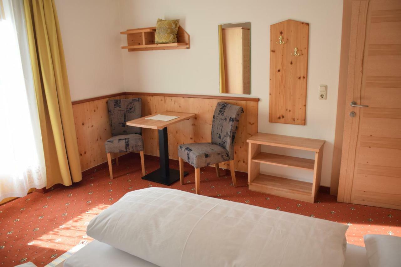 Pension Appartement Ambrosi ไฮลิเกนบลูท ภายนอก รูปภาพ